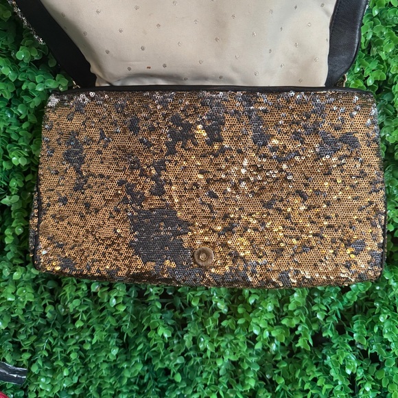 Kate Spade Paola El Morocco Gold/Silver Bow Sequined Clutch Purse - Picture 6 of 13